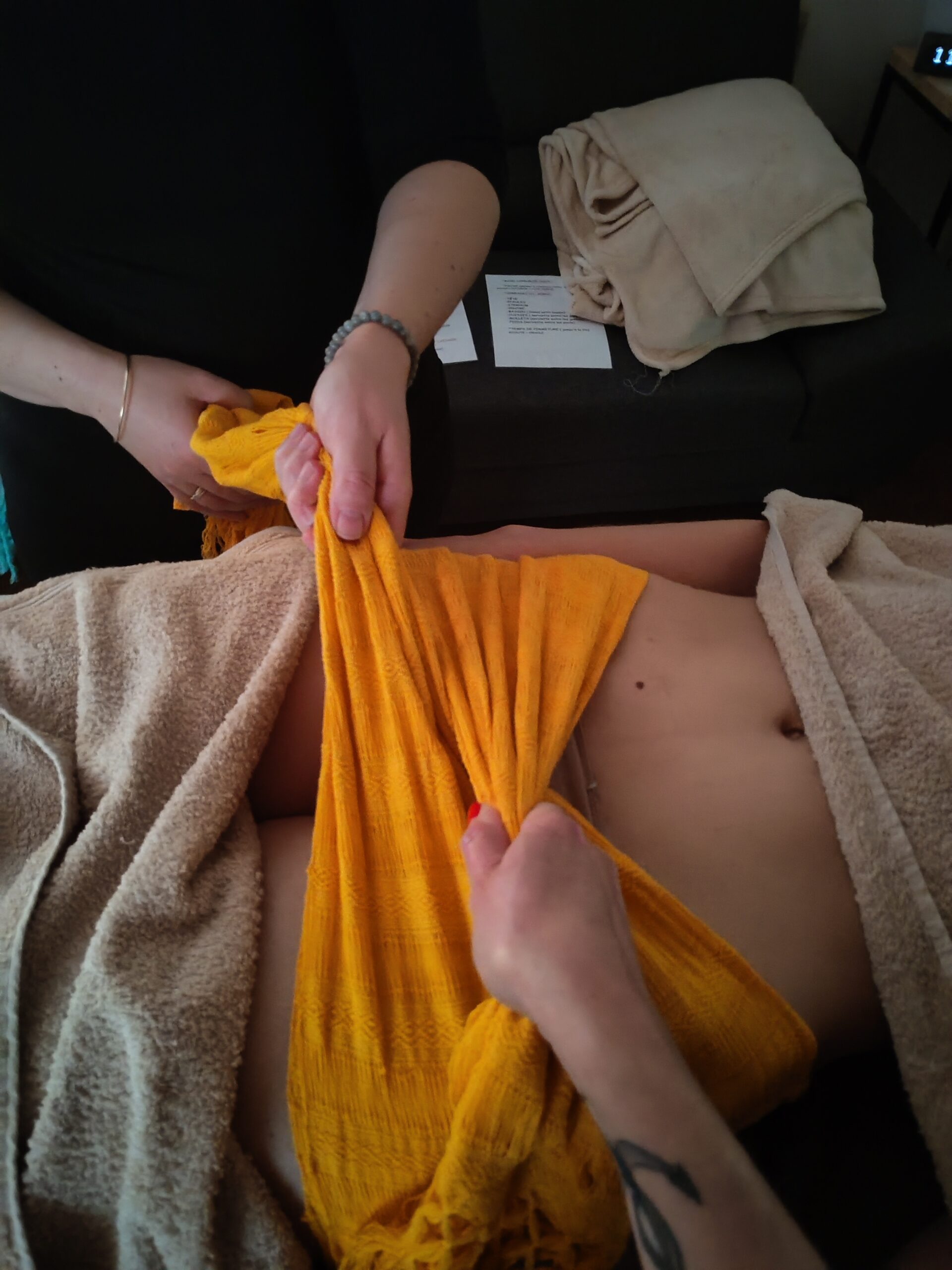 soin rebozo à 4 mains massage postnatal postpartum energetique mexicain